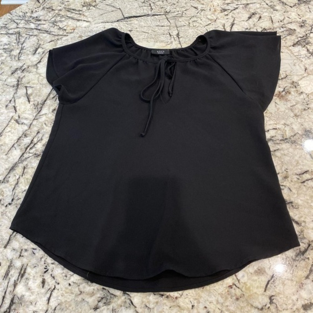 Vici Black Women’s Blouse Flutter Sleeve Size Medium